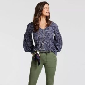 cabi style # 5336 Size L Te Amo Love Print Women’s Navy blue V Neck Blouse